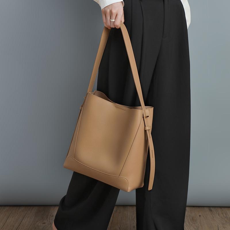Niche Female Spring/summer Female Bag Crossbody Bag All-in-one Leather One-shoulder Commuter Bucket Bag