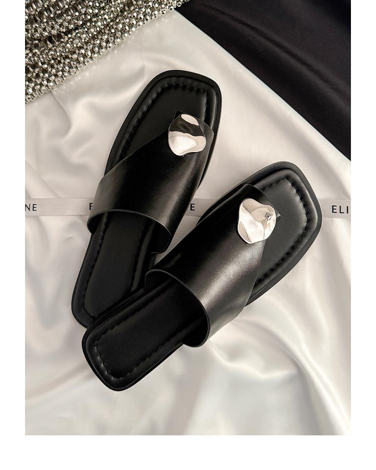 

With skirt, high-end silver-toed slippers, women s summer wear 2025 new French fairy wind pinch foot cool slippers 43 чёрный