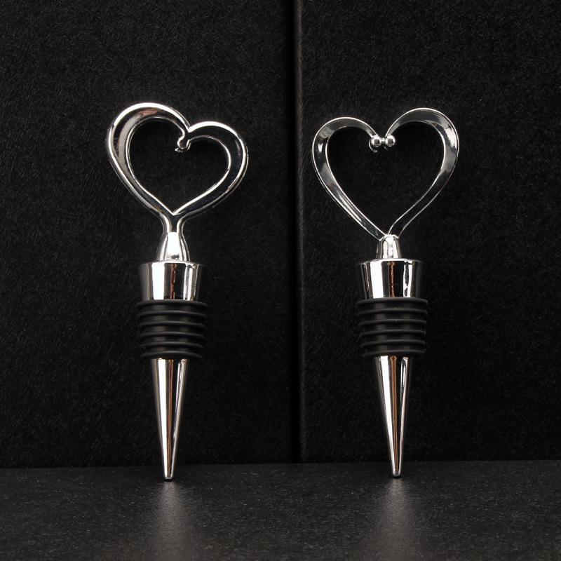 Red Wine Bottle Stopper, Innovative Heart-Shaped Seal, ABS Material, European and American Style, Ideal for Gifts.