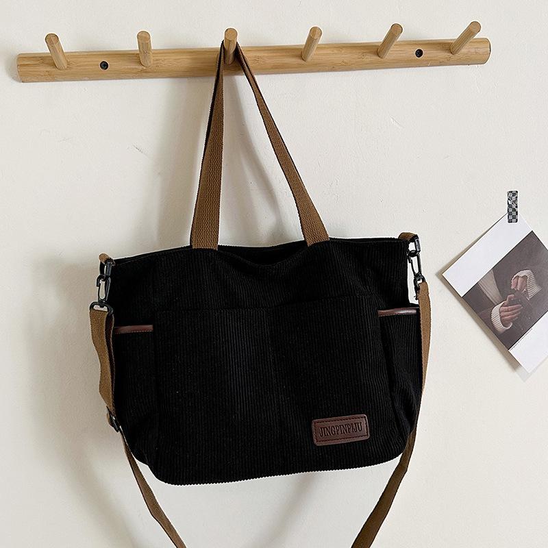 

Нишевая повседневная сумка женская 2024 новая большая вместительная персонализированная модная сумка-тоут студенческая сумка через плечо чёрный