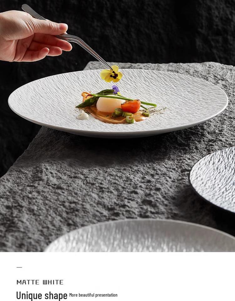 Black and White Ceramic Food-Grade Shallow Plate - Luxury Style for Meals and Breakfasts