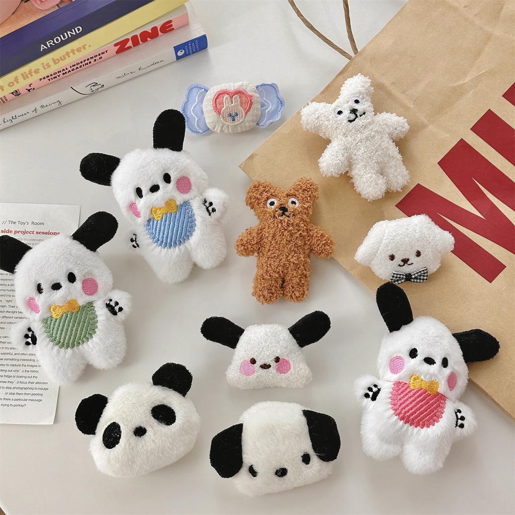 2/4 Pezzi Bambola Cane Peluche Cartone Animato Spilla Cane Orso Decorazione Zaino Studente Sciarpa Accessori Abbigliamento