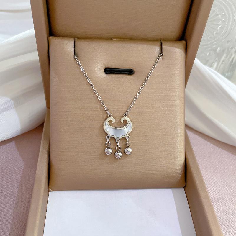 Fashion Retro Women's Necklace Temperament Micro Diamond Necklace Exquisite Collar Chain Accessories