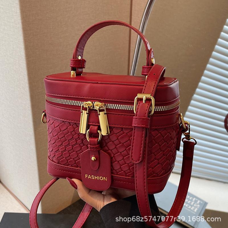 Popular high-end exquisite portable small square bag 2025 trendy fashion messenger women's bag large capacity Korean niche design