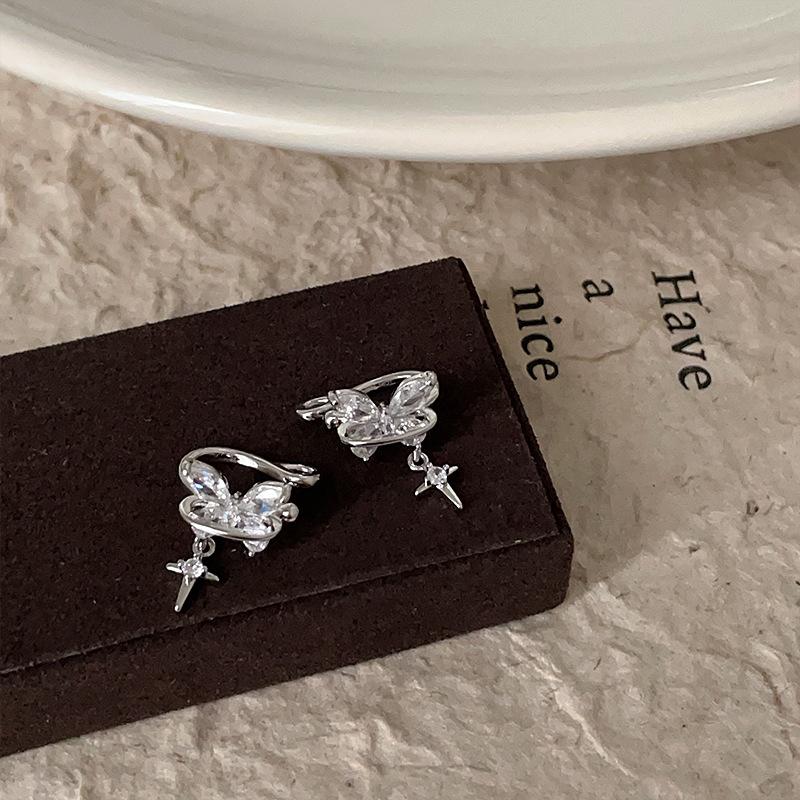 

Цирконий Звездный Бант Серьги-Кошки Для Женщин Нишевая Личность Универсальный Темперамент Мода Без Пирсинга Ушей Серьги-Пусеты