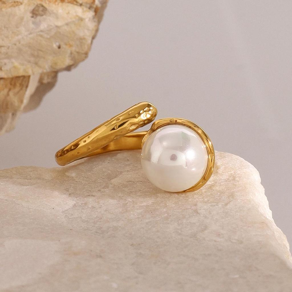 Elegant 18k Gold Stainless Steel Open Ring with Hammered Texture and Inlaid Pearl Bead