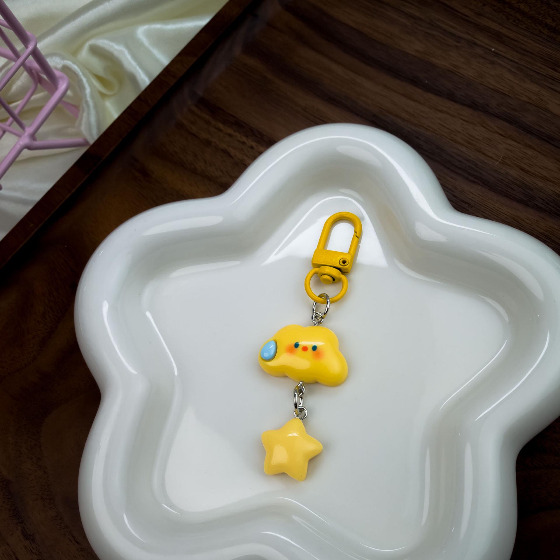 Брелок-подвеска «Звезда и облако» — милый подарок для пар и друзей