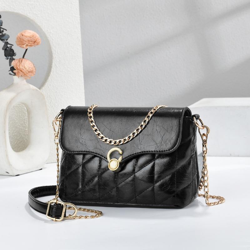 Fashionable Lock Buckle Chain Shoulder Bag Women's New 2026 Luxury Sensation Lightweight Crossbody Bag Womens Underarm Bag