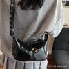 New French Niche Design Single Shoulder Portable Armpit Bag Sweet Cool Retro High-end Messenger Commuter Bag