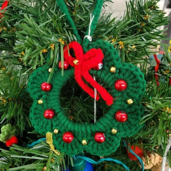 Crochet Christmas Wreath Ornaments Small Handmade Knit Wreath Hanging Ornament with Bow for Xmas Tree Holiday Home Decor