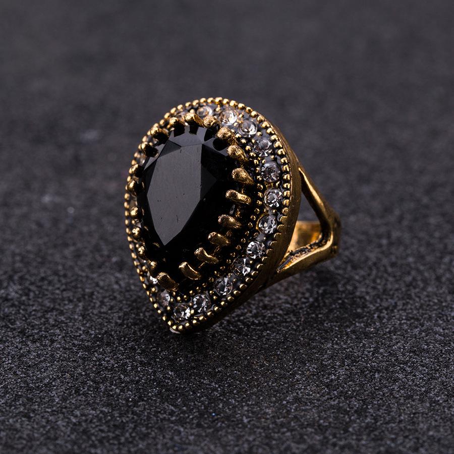 Inel Boem European și American Placat cu Aur Retro Nișă pentru Femei Lux Ușor High-end Exagerat cu Piatră Prețioasă Decor