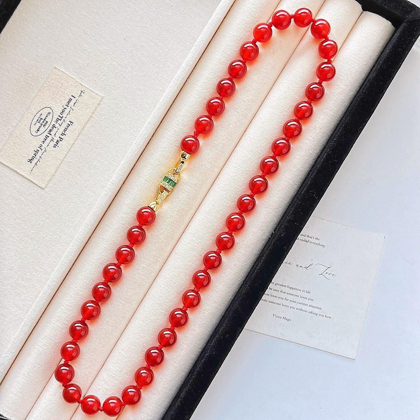 7A Retro Natural High-Quality Pigeon Blood Chalcedony Agate Design Sense Collarbone Chain Necklace, Fidelity
