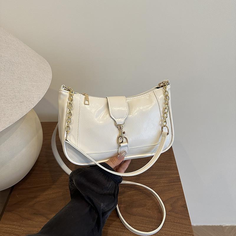 Solid Metal Color Buckle Small Ladies Shoulder Bag Zipper Closure Street Pocket