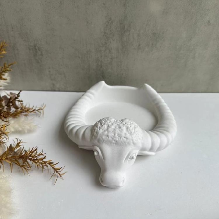 Exquisite 3D Bull Horn Ashtray Plaster Silicone Mold for Office Desk Ornament