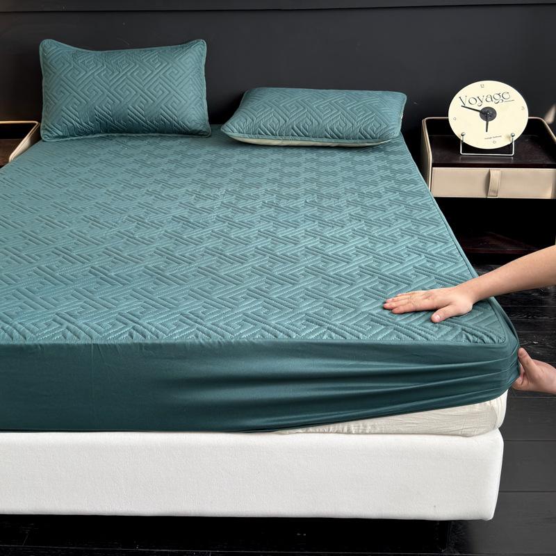 Waterproof Quilted Anti-Stain Anti-Slip Mattress Protector