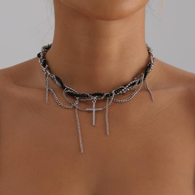 Modny naszyjnik z wisiorkiem w kształcie krzyża z koralików i frędzli dla kobiet Boho Kryształowy Elegancki Łańcuszek na obojczyk Czarny Choker Y2K Wykwintna Biżuteria Prezent