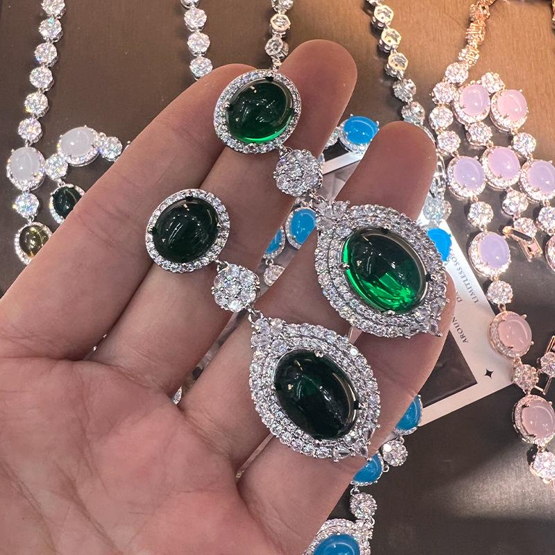 

Ювелирный набор из высококачественного халцедона и розового кварца: Ожерелье и серьги