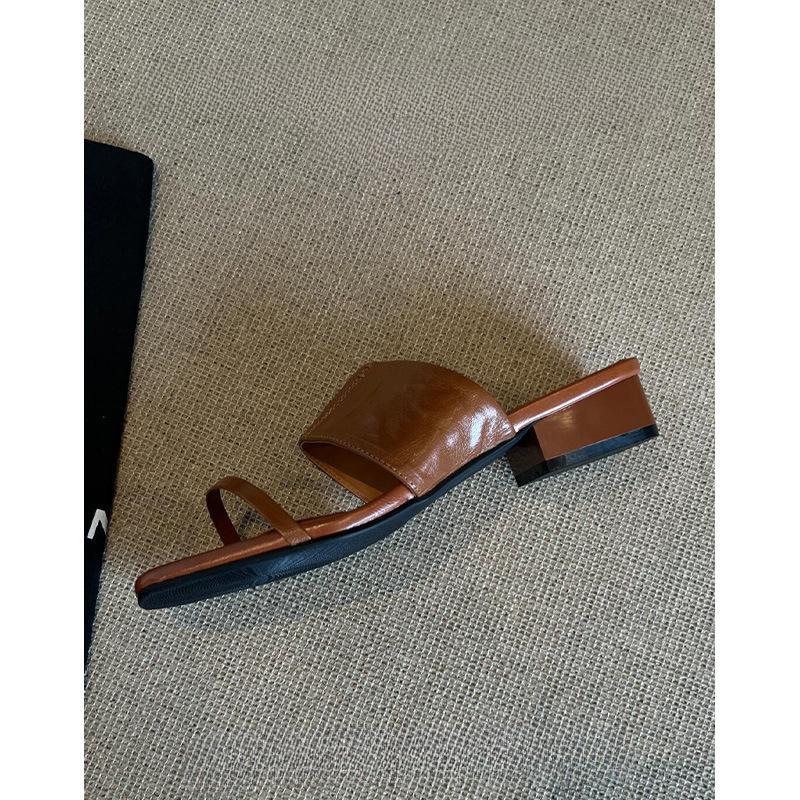French thick heel square head half drag women's new summer wear retro and beautiful one-word drag Roman sandals are not tired