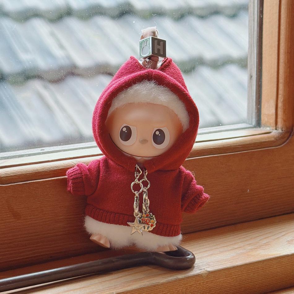 

Small Labubu Clothing Cool And Trendy Chain Hoodie For Labubu V4 The Monsters Pin For Love Series Doll Clothes Outfit Accessories
