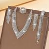 Luxus Diamantschmuckset: Glitzernde Halskette, Quastenohrringe, Armband und Ring für Bräute