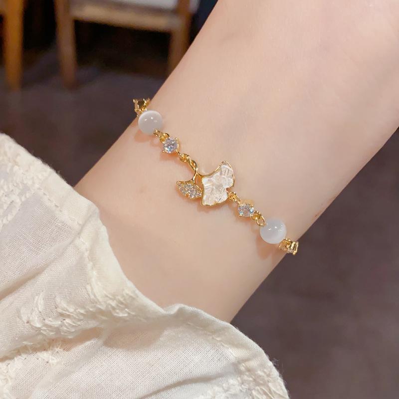 Temperament Fashion Small Fresh Crystal Maple Leaf Cat's Eye Stone Bracelet Light Luxury Versatile Design Hand Jewelry