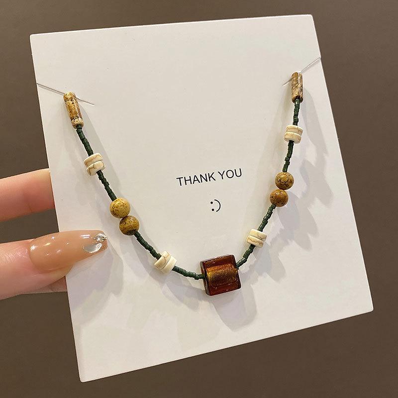 BLINGBAY Damen-Anhänger-Halskette, braune quadratische Perlen-Halskette, Damen-Chinese-Retro-Kunst-Pullover-Kette, Maillard-Accessoires, Schmuck, Geschenke
