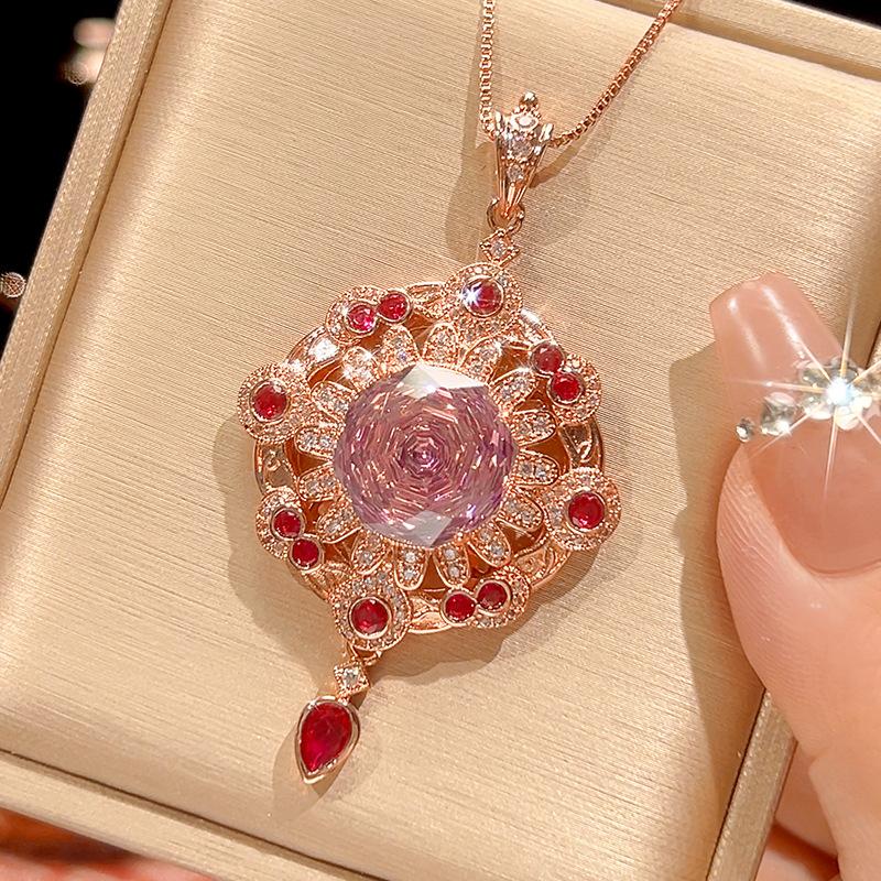 

Ювелирные изделия Медное основание Позолоченное Огранка «роза» Оранжевая кисточка Подвеска из розового золота Основной камень 14 мм