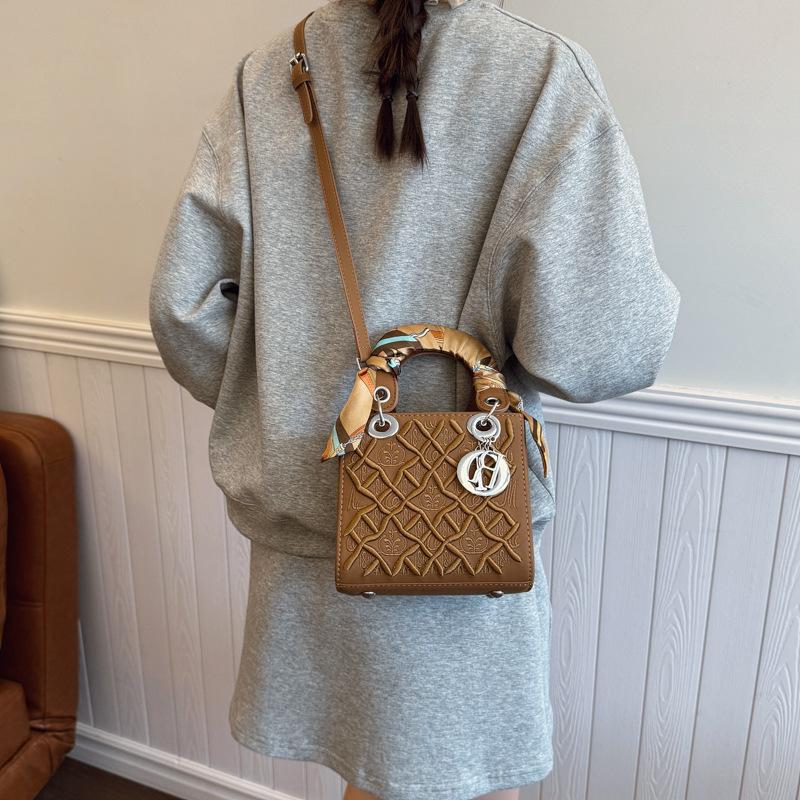 New fashion heavy industry embroidered silk scarf bag portable shoulder crossbody trendy women's bag
