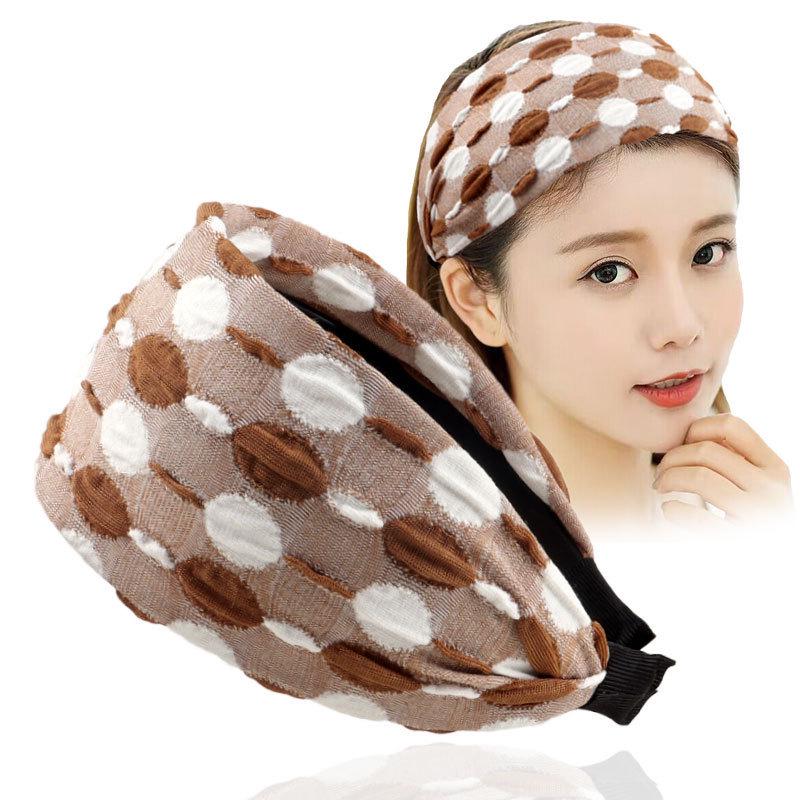 Polka Dot Wide-Brim Bubble Fabric Top