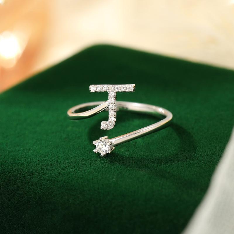 Bague de luxe pour femme Banyan Tree en argent avec nom de famille - Design personnalisé haut de gamme pour l'index