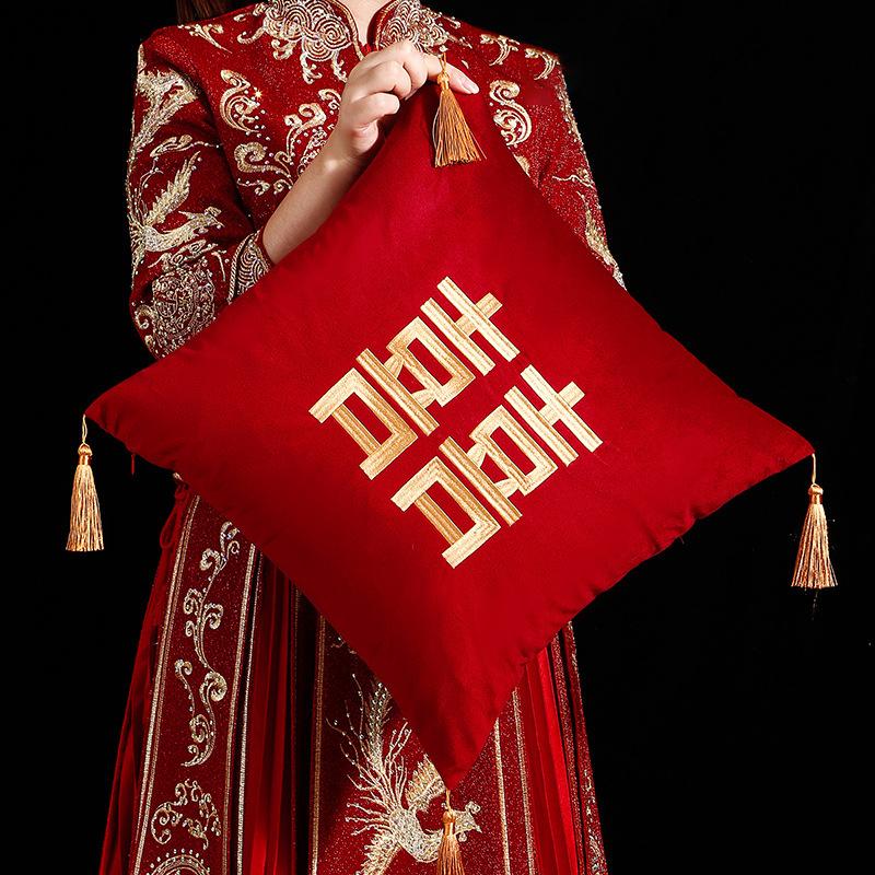 Chinese Style Red Embroidered Pillow Wedding Room Throw Pillow New Year Valentine's Day Wedding Blessing Home Decor Cushion