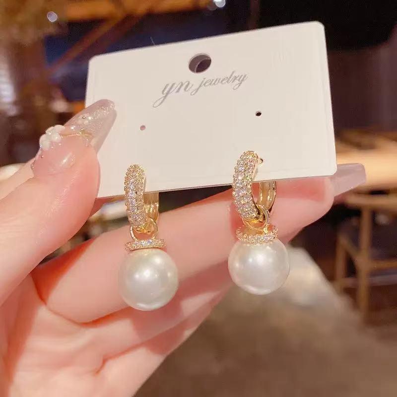 Korean High-End Exquisite Pearl Zirconia Ear Cuff - Elegant  Fashionable Light Luxury Earrings