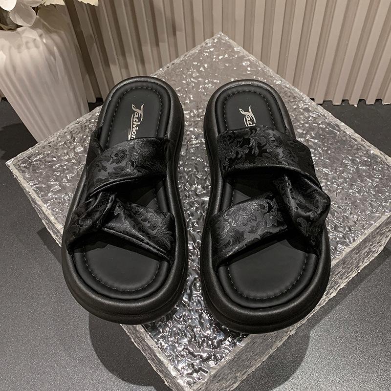 

Fashion thick-soled cool slippers women s 2025 summer new outer wear sequined open-toed sandals one-word high casual shoes 35 чёрный