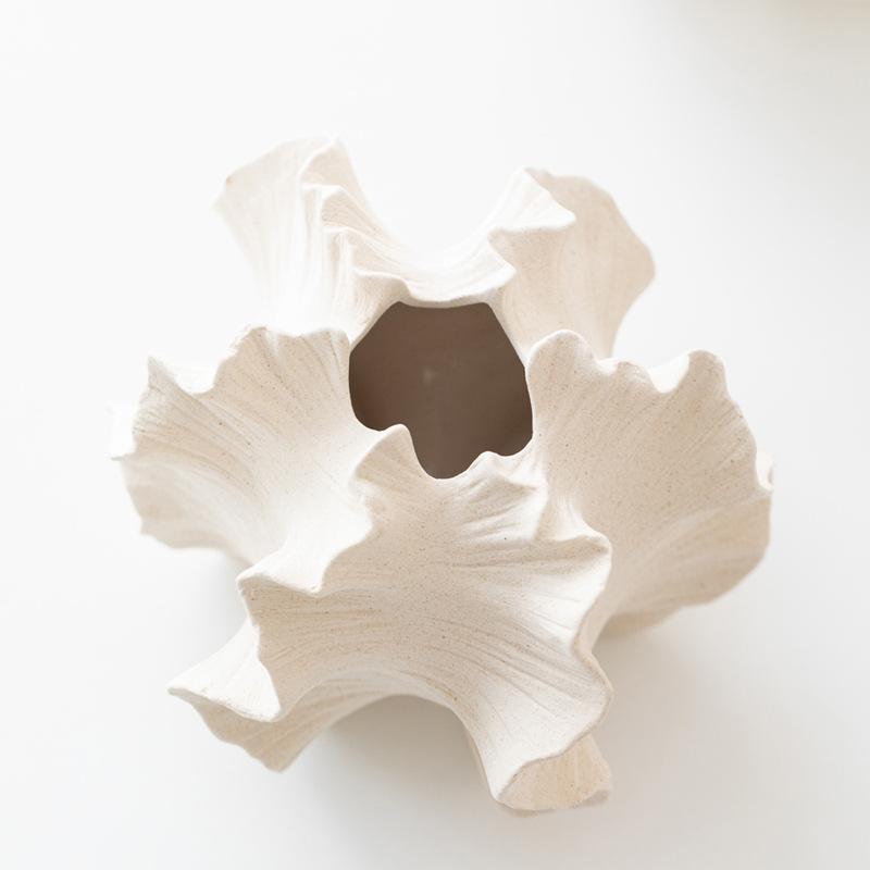 Xiaohongshu Creative Special-Shaped Star Fruit Flower Arrangement Ceramic Vase High-End Desktop Simple Decorative Ornament