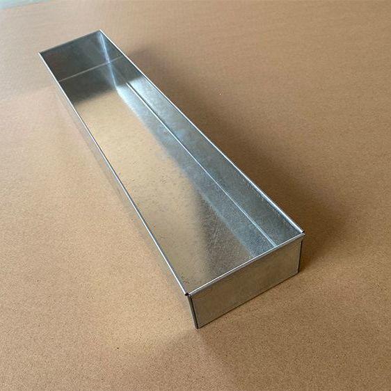 

Leak-Proof Stainless Steel 304 Pet Feeder: Thickened Rectangular Bucket for Chickens, Ducks, Geese, and Rabbits