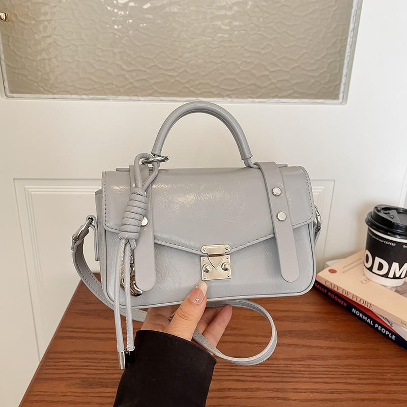 

Fashionable New Arrival Messenger Bag Women s Single Shoulder Lock Metal Handbag Small Square Crossbody Bag for Ladies синий