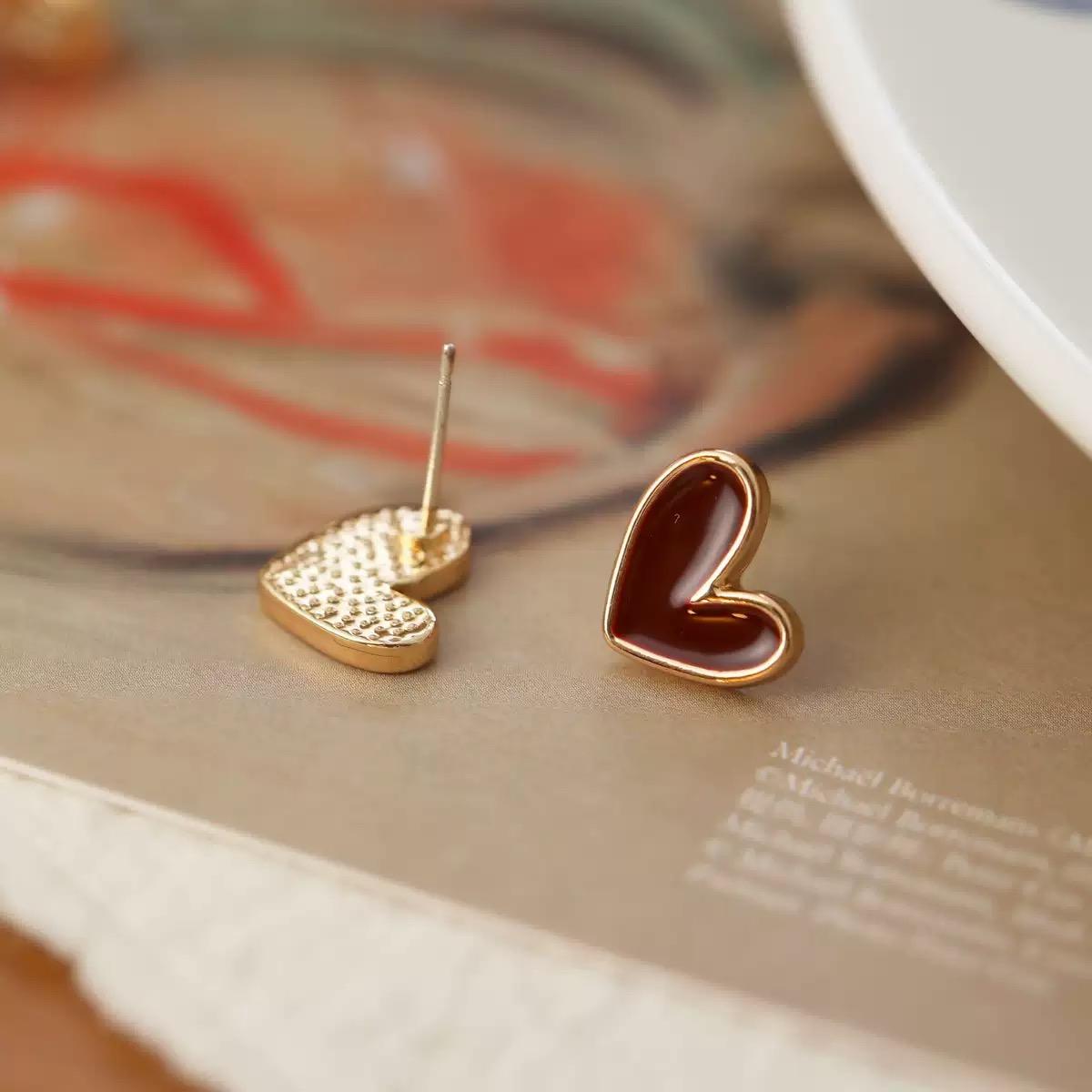

Musla Design Jewelry Cilp Earrings Fashion Simple Stud Earrings For Women Stud Earrings червоний