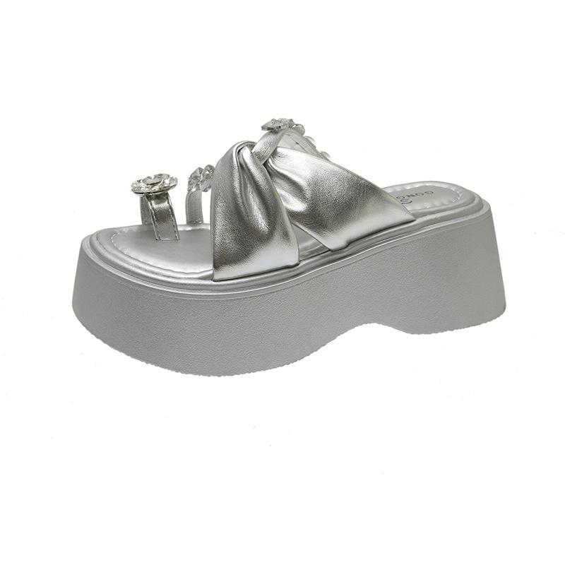 French silver slippers women's summer outer wear fashion 2025 new high-end rhinestone cover toe pinch thick-soled sandals