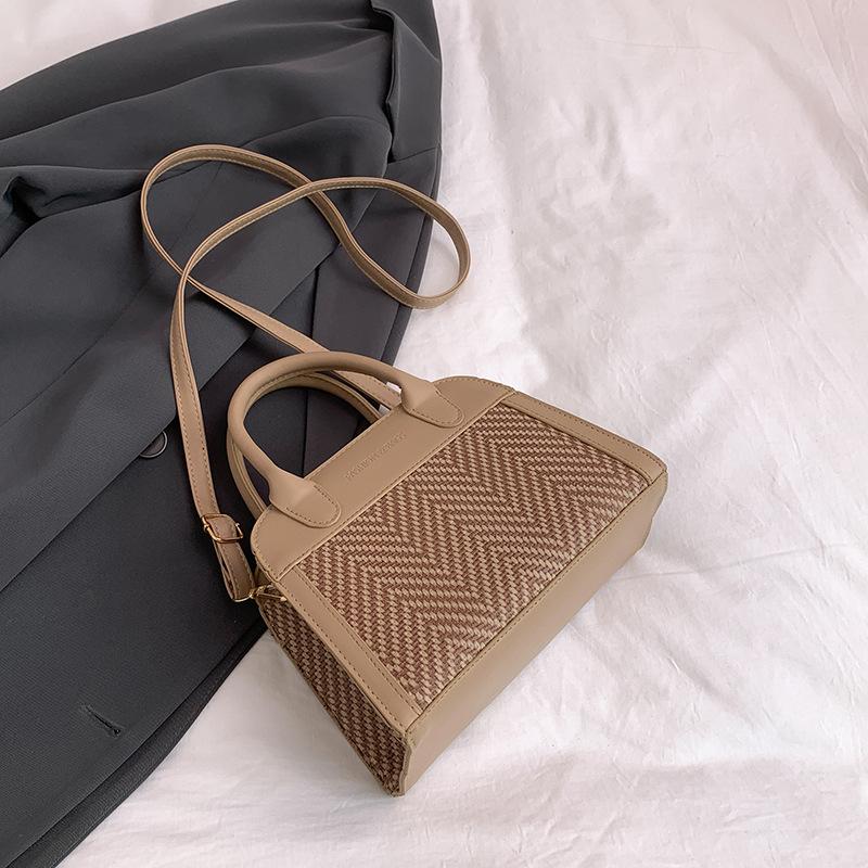 Niche Retro Design Women's Bag Spring New High-end Versatile Handbag Shoulder Messenger Bag