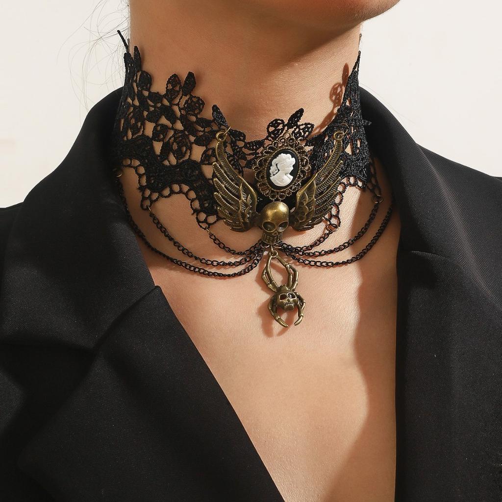 Black necklace, lace collarbone pendant, luxurious luxury necklace, hollowed out tassels, Gothic style