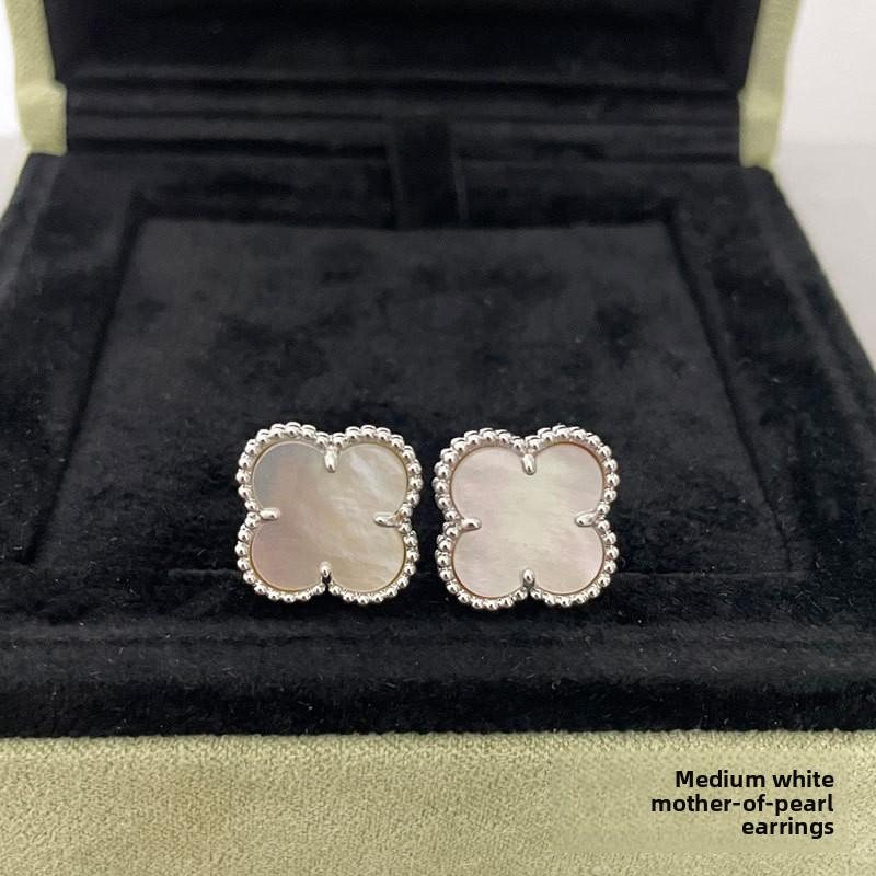 

Серьги-клевер с четырьмя лепестками из розового золота с сердоликом, версия премиум, для женщин. Серьги с изысканным белым перламутром, создающие ощущение высокого класса.