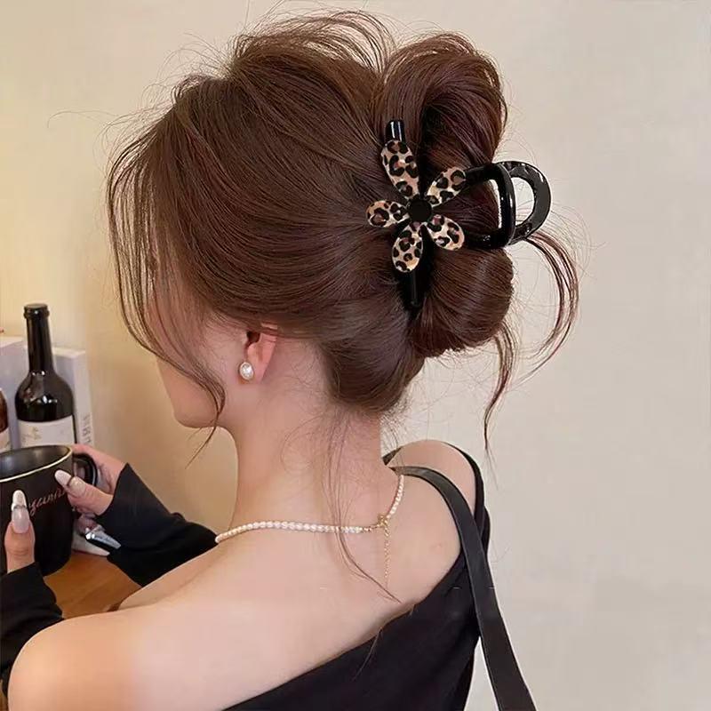 Leopard Print Acrylic Flower Claw Clip - High-End Women's Hairpin 2025