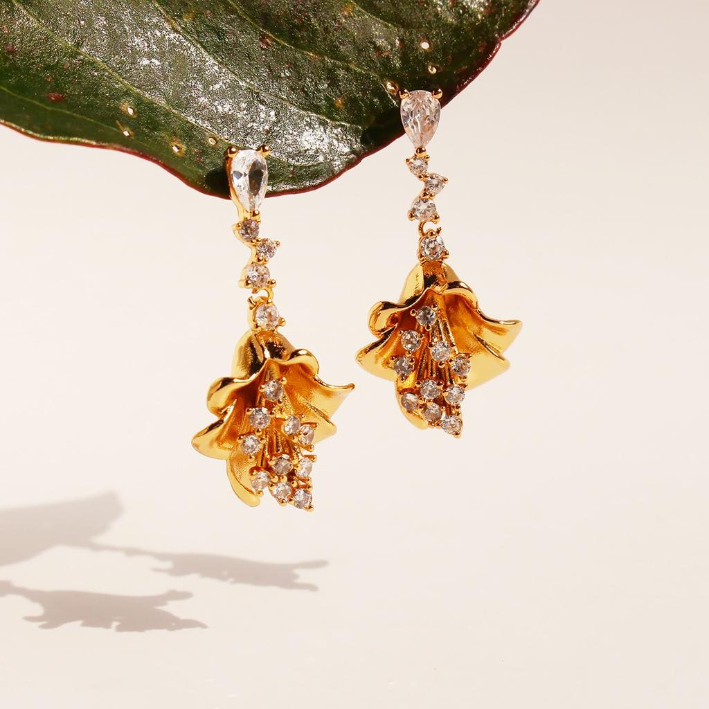 Francuskie Retro High-End Złote Kolczyki Kwiaty Rozkloszowane Modne I Delikatne Mikro-Inkrustowane Cyrkoniami Kolczyki Sztyfty Kwiaty 943