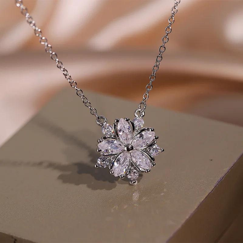 Fashion Silver Necklace for Women Shiny Pink White Zircon Cherry Blossom Pendant Luxury Pink Cherry Blossom Necklace