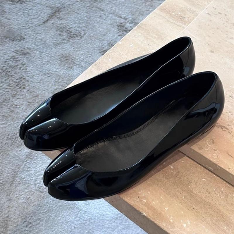 Ins style Patent Leather Shallow Tabi Women Flats Shoes Spring Summer Vintage Split Toe Wedges Casual Loafers Shoes