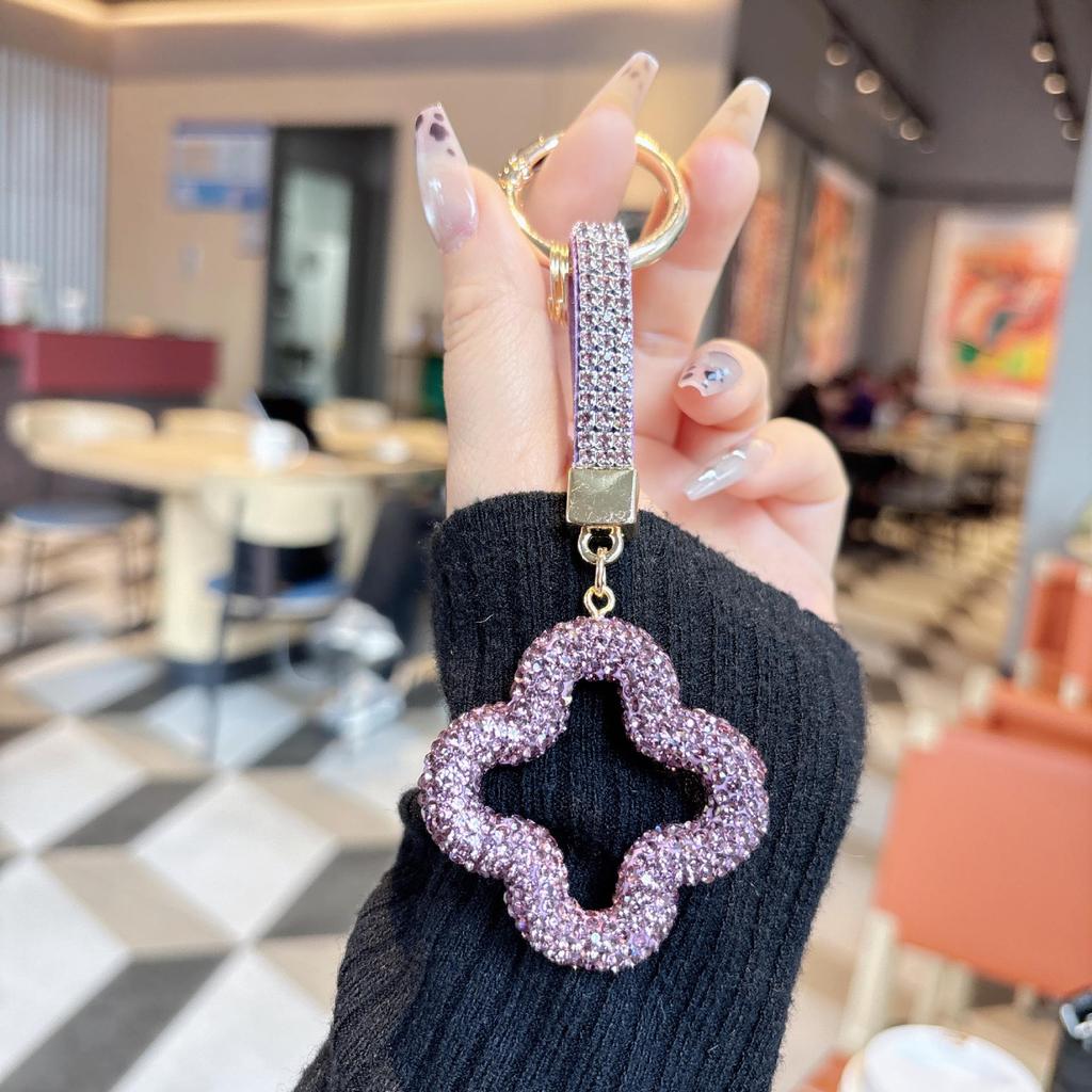 Voller Diamant Blume Kleeblatt Schlüsselanhänger mit Seil - Koreanischer Stil