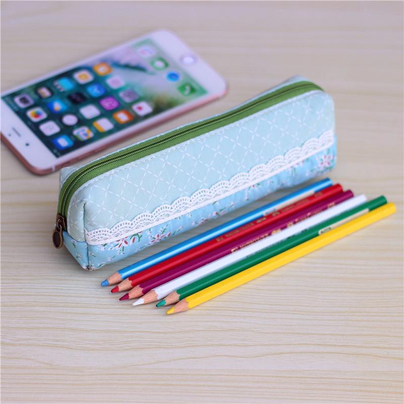 

Grid Pastoral Fabric Storage Bag: Lightweight Makeup and Pencil Case