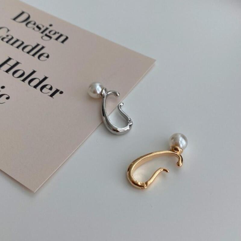 

Linda No Bead Pearl Silver Line Ear Cuff Earrings for Women Silver