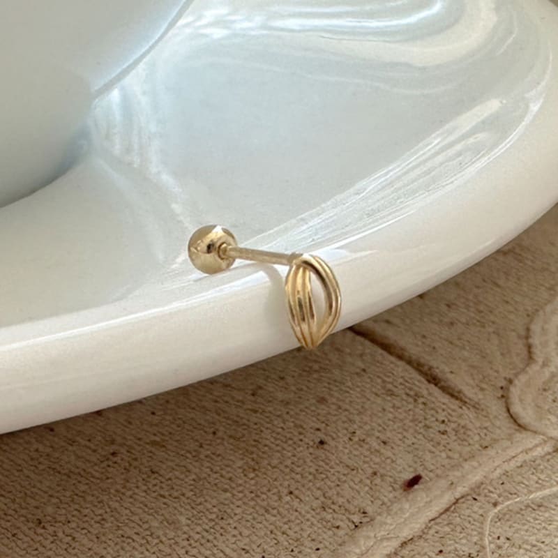 Youngglow 14k Petal Piercing Earrings