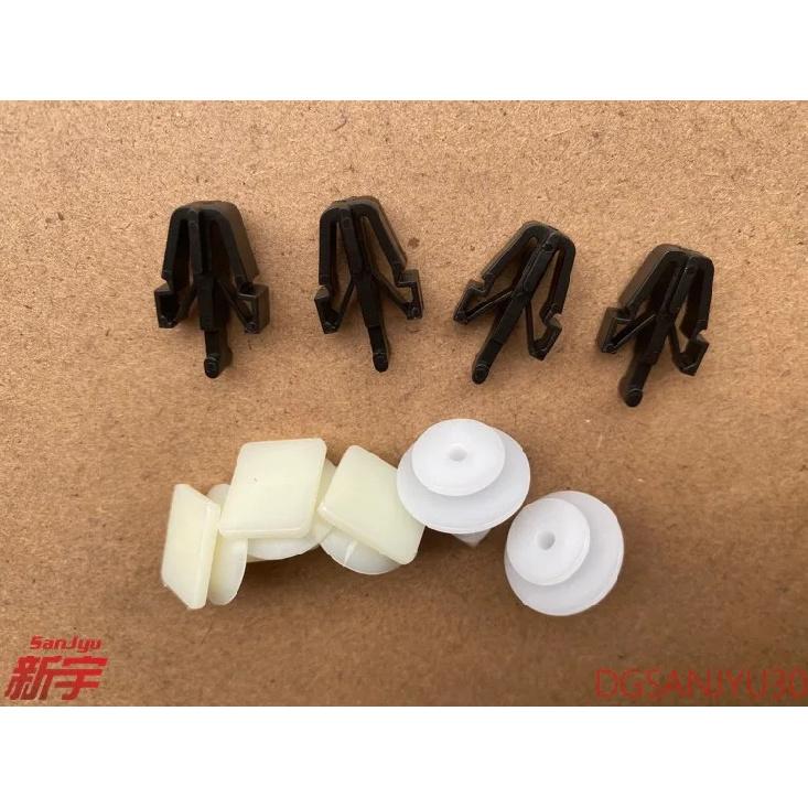 

PAJERO3 V70V60 CLIP,RADIATOR GRILLE 9pcs MR221507 AND MB317677 MB880530